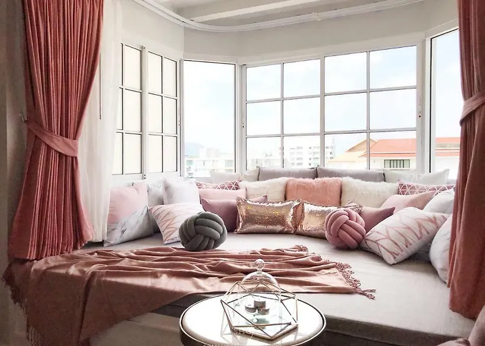 Stay In Style At Nimman R912